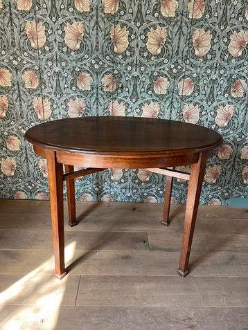 Antieke houten bijzettafel ovaal–Eikenhout,elegant afgewerkt beschikbaar voor biedingen