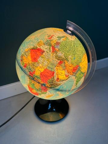 Wereldbol / Globe beschikbaar voor biedingen