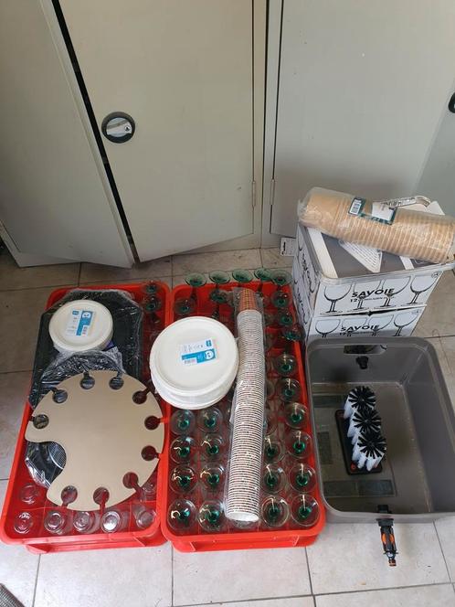 Glazen en meer voor een feest of barbeque, Hobby en Vrije tijd, Feestartikelen, Zo goed als nieuw, Overige typen, Ophalen