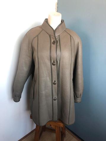Adarcred Grijze taupe lammy coat groen l  beschikbaar voor biedingen
