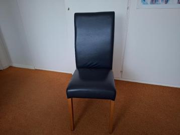 eetkamer stoel beschikbaar voor biedingen