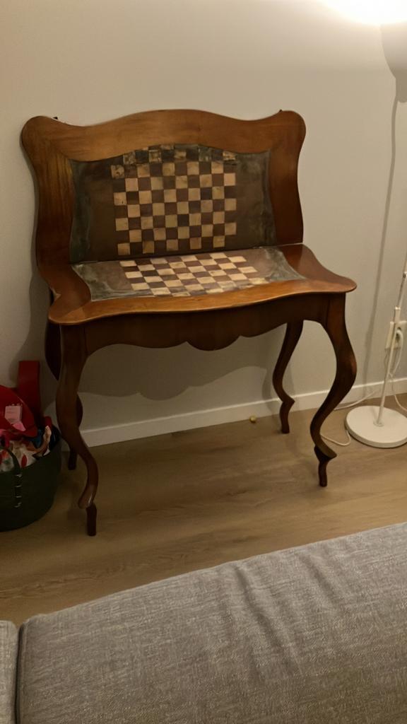 Antiek tafeltje met schaakbord -en dambord look, Antiek en Kunst, Antiek | Meubels | Stoelen en Banken, Ophalen