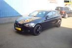 BMW 1-serie 116i Business+, Auto's, BMW, 1-Serie, Gebruikt, 4 cilinders, Zwart