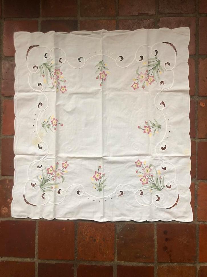 Vintage Geborduurde Tafelkleed, Huis en Inrichting, Tafelkleden, Gebruikt, Vierkant, Binnen, Ophalen of Verzenden