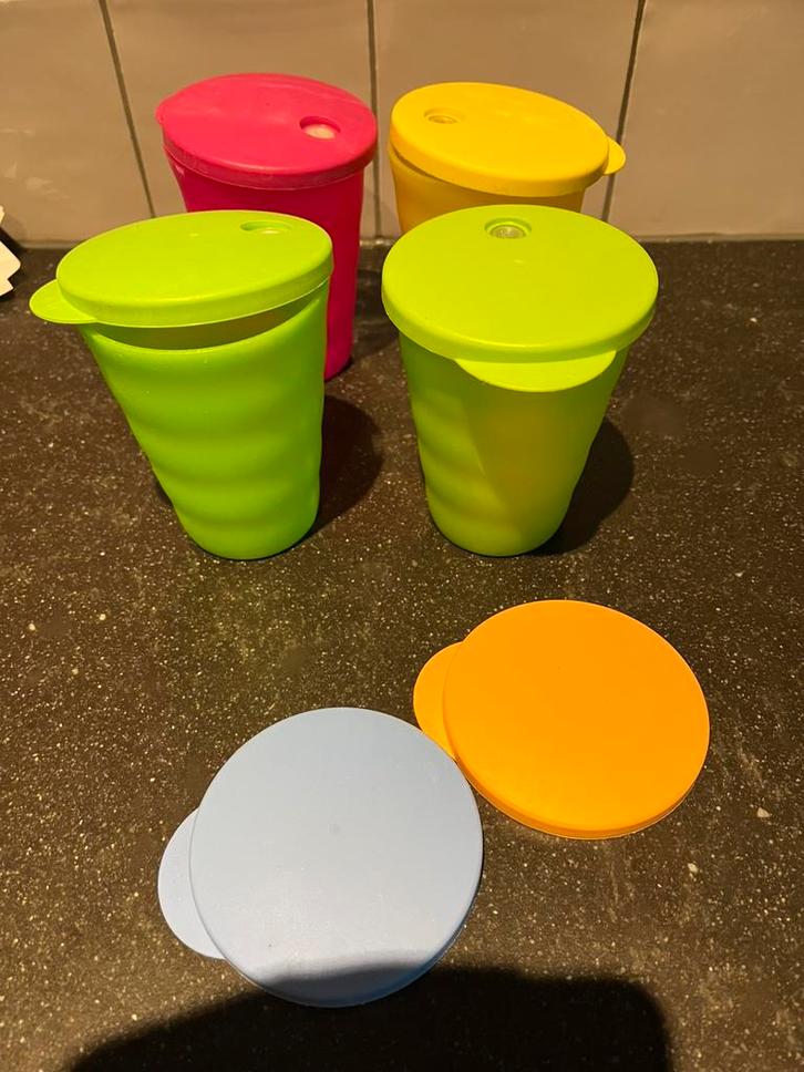 Tupperware rietjes bekers., Huis en Inrichting, Keuken | Tupperware, Zo goed als nieuw, Beker of Kan, Ophalen of Verzenden
