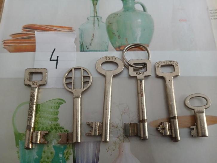 6 brocante oude sleutels, Antiek en Kunst, Curiosa en Brocante, Ophalen of Verzenden