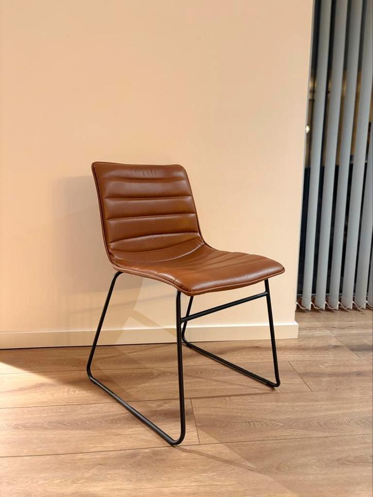 Eetkamerstoel cognac kunstleder nieuw 48 stuks op voorraad, Huis en Inrichting, Stoelen, Nieuw, Vijf, Zes of meer stoelen, Leer