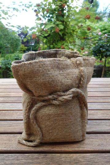 gewaxte jute zak voor lente bolletjes, walnoten of sint deco beschikbaar voor biedingen