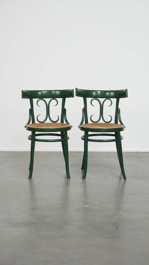 2 x Groene vintage bistro stoel met gematte rieten zitting, Huis en Inrichting, Stoelen, Gebruikt, Twee, Hout, Riet of Rotan, Overige kleuren