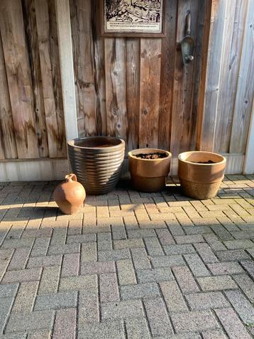 Diverse bloempotten - Tuin, balkon, binnen beschikbaar voor biedingen