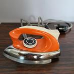 Retro oranje reisstrijkijzer, Ophalen of Verzenden, Huis en Inrichting