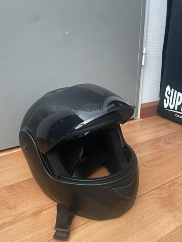 Motor helm beschikbaar voor biedingen
