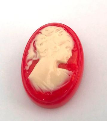 Vintage grote Camee Broche Gemarmerd Celluloid rood met wit beschikbaar voor biedingen
