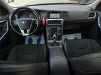 Volvo V60 1.6 T3 Momentum - AUTOMAAT - NAVI - CRUISE / CLIMA, Auto's, Volvo, Zwart, 4 cilinders, 150 pk, Blauw