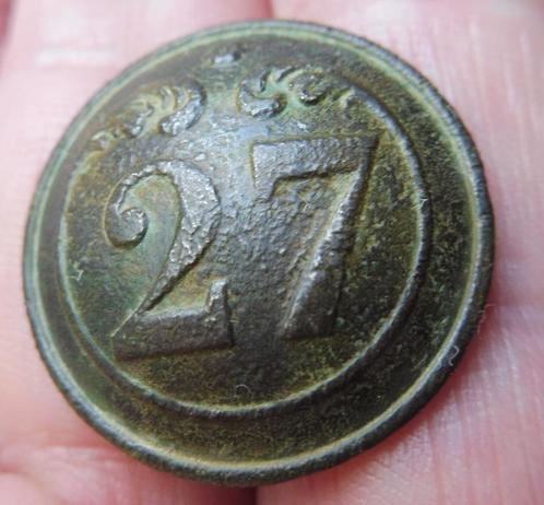 Franse uniformknoop 27e Regiment de ligne slagveld 1870-1871, Verzamelen, Militaria | Algemeen, Landmacht, Hulzen of Bodemvondsten