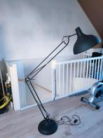 Mat zwarte vloerlamp/staande lamp, Huis en Inrichting, Lampen | Vloerlampen, Ophalen, Zo goed als nieuw