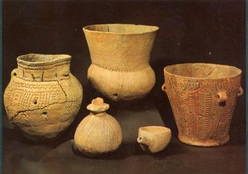 ASSEN Aardewerk 2500 v. Chr. Provinciaal Museum beschikbaar voor biedingen