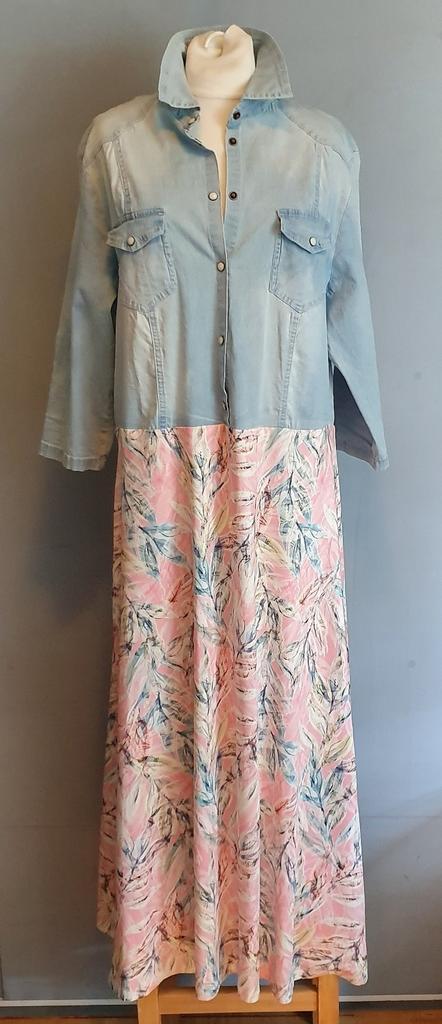 K-Design jurk, Kleding | Dames, Jurken, Zo goed als nieuw, Maat 42/44 (L), Blauw, Knielengte, Ophalen of Verzenden