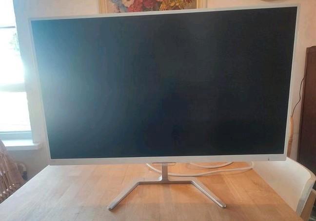 Phillips LCD-monitor met Ultra Wide-Color, Computers en Software, Desktop Pc's, Zo goed als nieuw, Ophalen