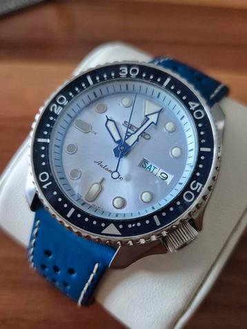 Seiko SRPE77 Retro Duiker Ice Blue + Milanese band beschikbaar voor biedingen
