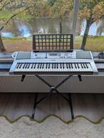 Yamaha PSR e303 Keyboard met standaard en opbergtas, Muziek en Instrumenten, Ophalen, Aanslaggevoelig, Yamaha, 61 toetsen