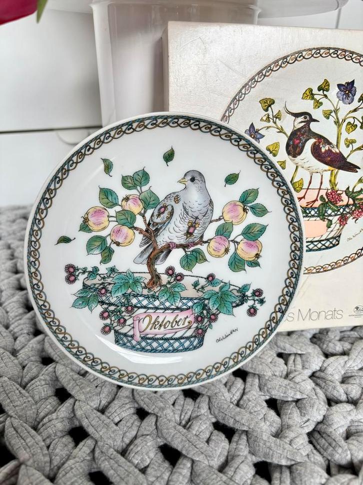 Vintage sierlijk wandbord met maand oktober, Antiek en Kunst, Antiek | Wandborden en Tegels, Ophalen of Verzenden