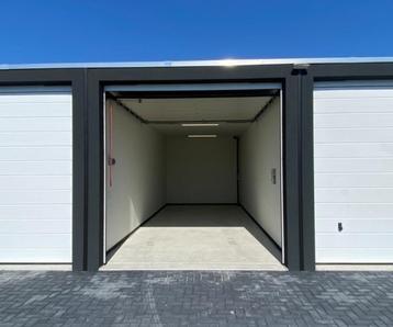 TE HUUR Ruime en nette Garagebox in Coevorden 8,7 m diep! beschikbaar voor biedingen