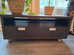 Ikea tv meubel op wieltjes en met 2 laden, Huis en Inrichting, Ophalen, Gebruikt, 100 tot 150 cm, Minder dan 100 cm