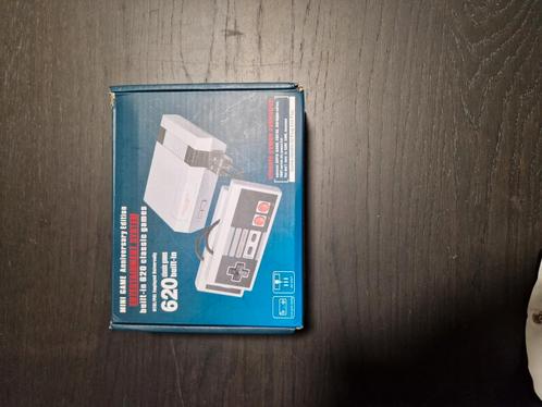 Mini nintendo met 1 controller, Spelcomputers en Games, Spelcomputers | Nintendo NES, Zo goed als nieuw, Met 1 controller, Ophalen of Verzenden