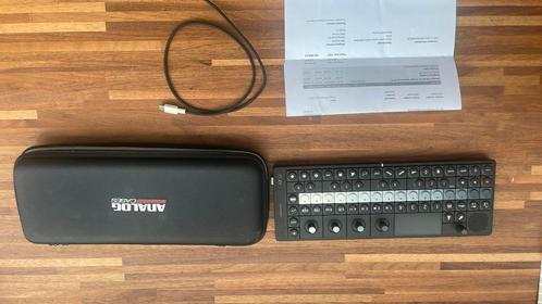 Teenage Engineering OP-XY+ Case koop/ruil, Muziek en Instrumenten, Synthesizers, Zo goed als nieuw, Overige aantallen, Overige merken