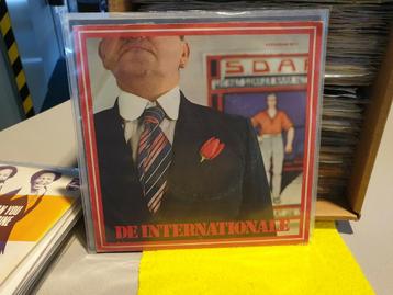 de Internationale (s3) beschikbaar voor biedingen