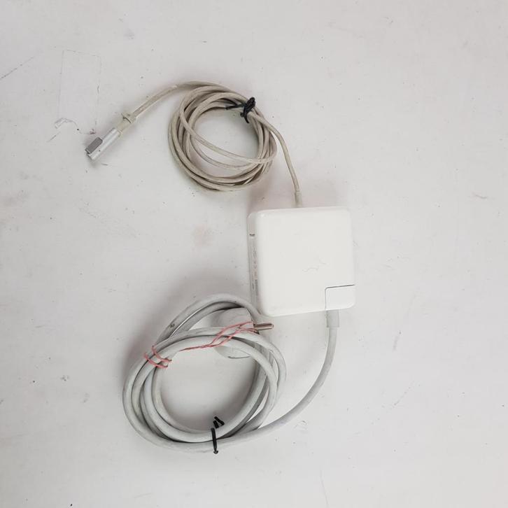 Apple 85W MagSafe Power Adapter || nu voor maar € 29.99, Computers en Software, Laptop-opladers, Zo goed als nieuw, Ophalen of Verzenden