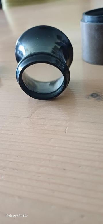 Oude loep met opbergdoosje beschikbaar voor biedingen