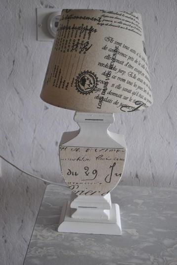 Tafellamp, schemerlamp, brocante beschikbaar voor biedingen