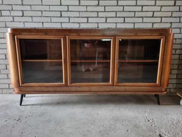 Art Deco kast met glas