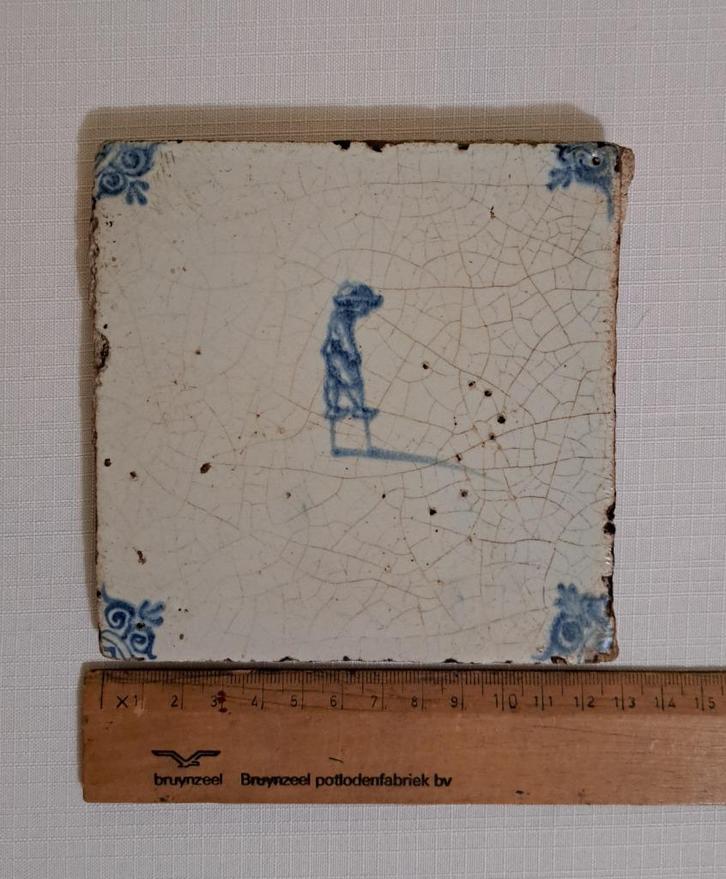 Antieke wand tegel kinderspel steltloper kinderspelen makkum, Antiek en Kunst, Antiek | Wandborden en Tegels, Verzenden