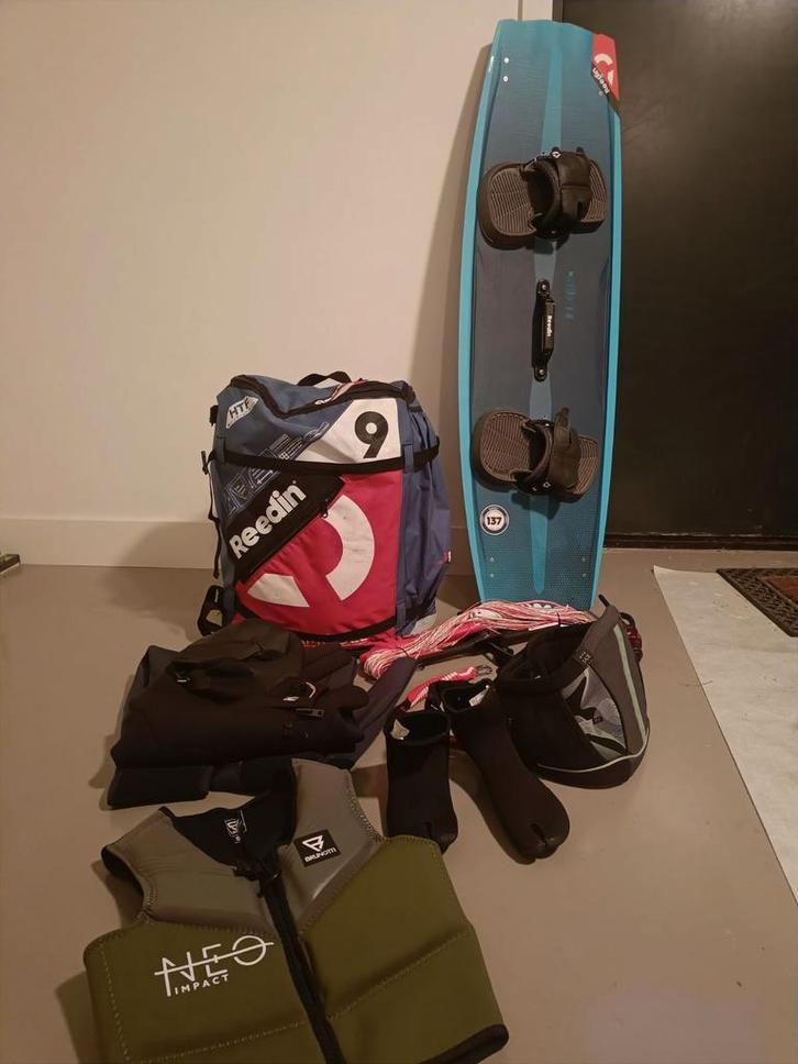 Reedin 9m kiteset compleet met bord bar harness wetsuit, Watersport en Boten, Kitesurfen, Nieuw, Overige typen, Ophalen of Verzenden