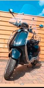 Zwarte Vespa Sprint, snorscooter 25km/u., Benzine, Gebruikt, Ophalen