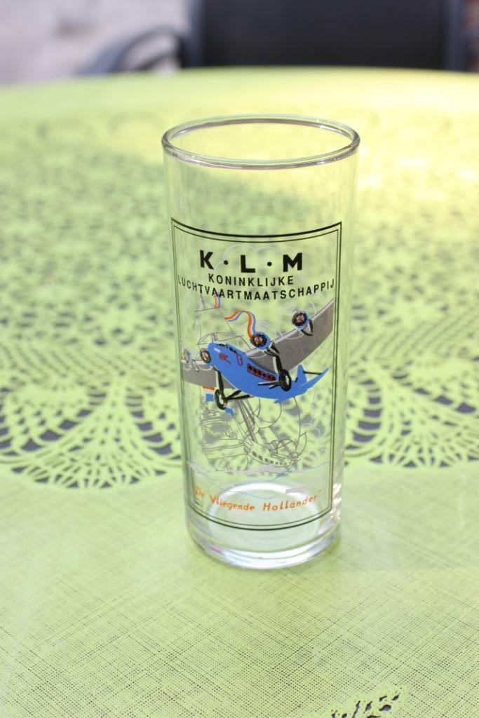Mooi glas KLM vliegtuig en De Vliegende Hollander schip, Verzamelen, Glas en Borrelglaasjes, Zo goed als nieuw, Ophalen of Verzenden