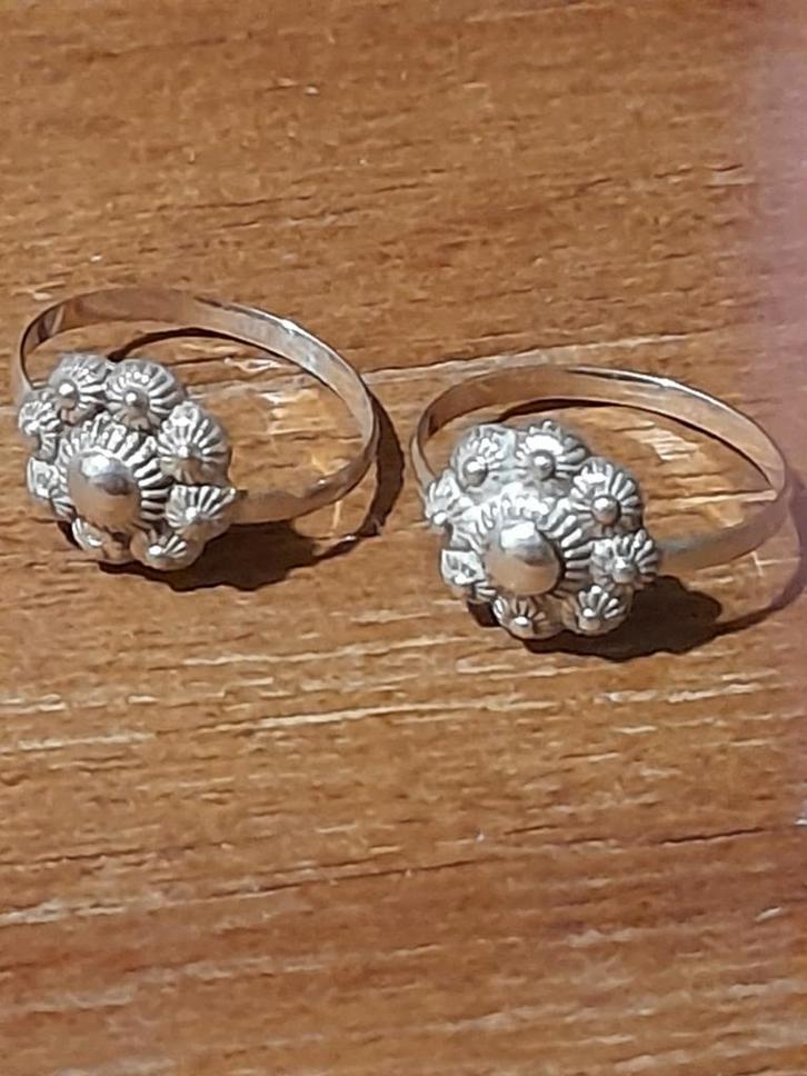 2 Zilveren Kinderringetjes Zeeuwse Knop 835, Sieraden, Tassen en Uiterlijk, Ringen, Ophalen of Verzenden