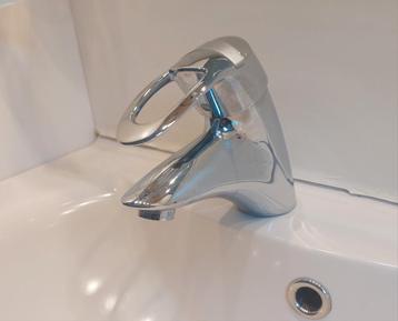 Twee Grohe wastafelkranen / kranen badkamer beschikbaar voor biedingen