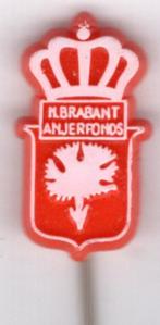 Oranjefonds Noord Brabant oranje plastic speldje ( K_213 ), Verzamelen, Speldjes, Pins en Buttons, Verzenden, Nieuw, Stad of Land