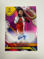 Ayase Ueda /125 Pink Prism AUTO TOPPS Finest 2024-25, Ophalen of Verzenden, Nieuw, Feyenoord, Poster, Plaatje of Sticker