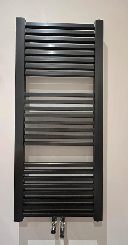 Moderne antraciet radiator – 1140 x 500 mm, Doe-het-zelf en Verbouw, Verwarming en Radiatoren, Gebruikt, Radiator, 80 cm of meer