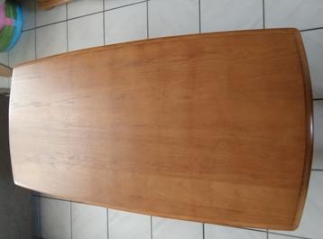 Salontafel en eettafel  beschikbaar voor biedingen