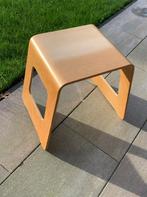 krukje, tafeltje, Ikea benjamin, rond gebogen, playwood kruk, Ophalen of Verzenden, Gebruikt, Hout, Modern