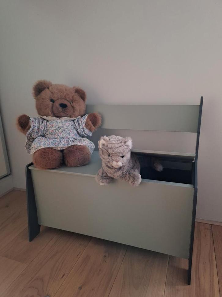 Mooi kinder klepbankje opnieuw geverfd., Kinderen en Baby's, Kinderkamer | Tafels en Stoelen, Zo goed als nieuw, Stoel(en), Ophalen