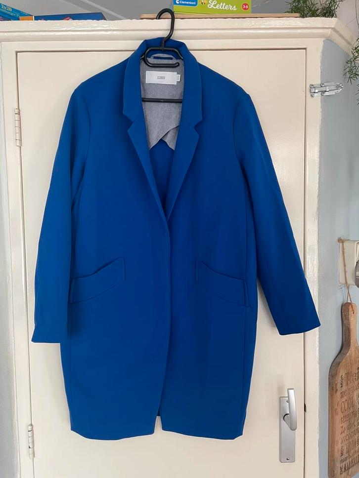 Closed langer colbertje mt XS, kan voor mt 36, Kleding | Dames, Jasjes, Kostuums en Pakken, Zo goed als nieuw, Jasje, Maat 36 (S)