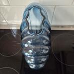 Blauwe schelpvormige vaas, glas 29 cm br x 22 cm hoog, Huis en Inrichting, Blauw, Ophalen of Verzenden, Minder dan 50 cm, Glas