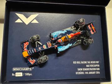 Max Verstappen RB7 1:43 Snow Demo 0246/1500 beschikbaar voor biedingen